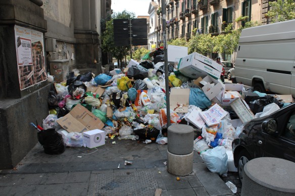 Imagen de la huelga de basuras de Nápoles
